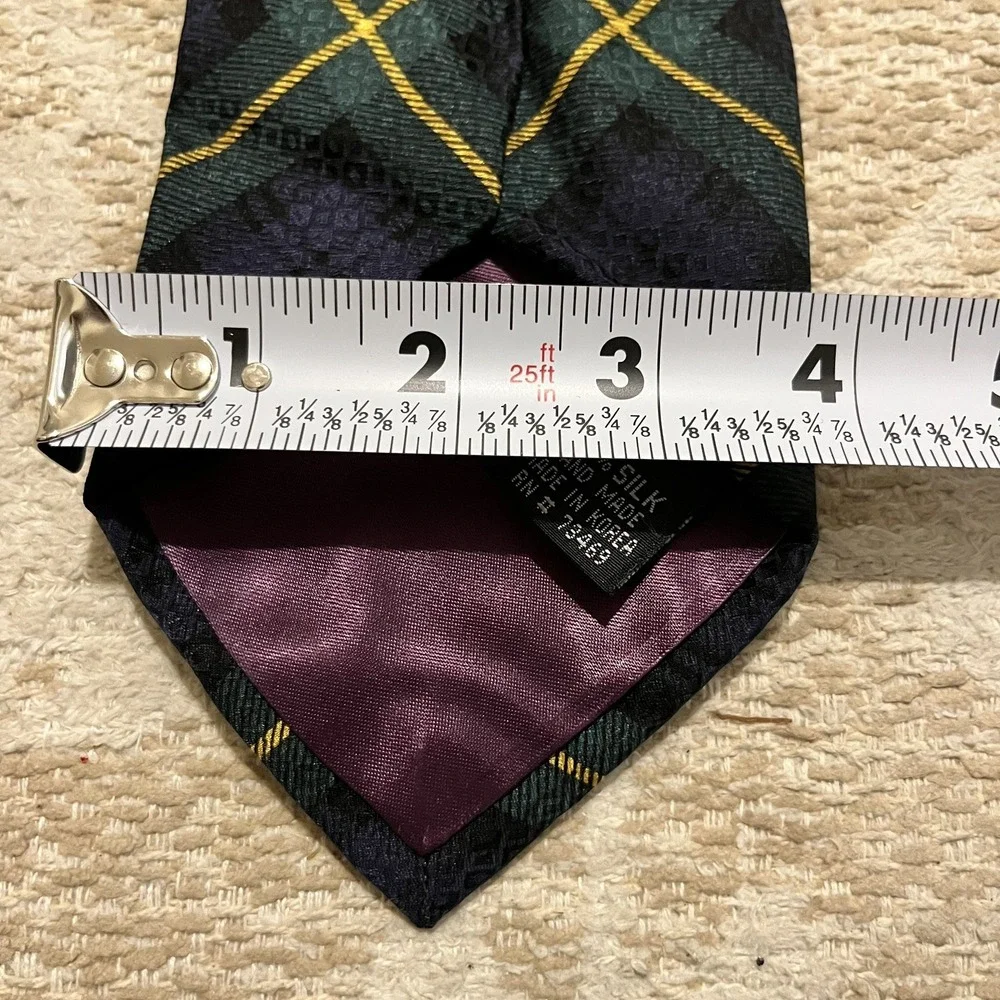 The‎ Disney Store Tigger Winnie The Pooh 100% Silk Tie